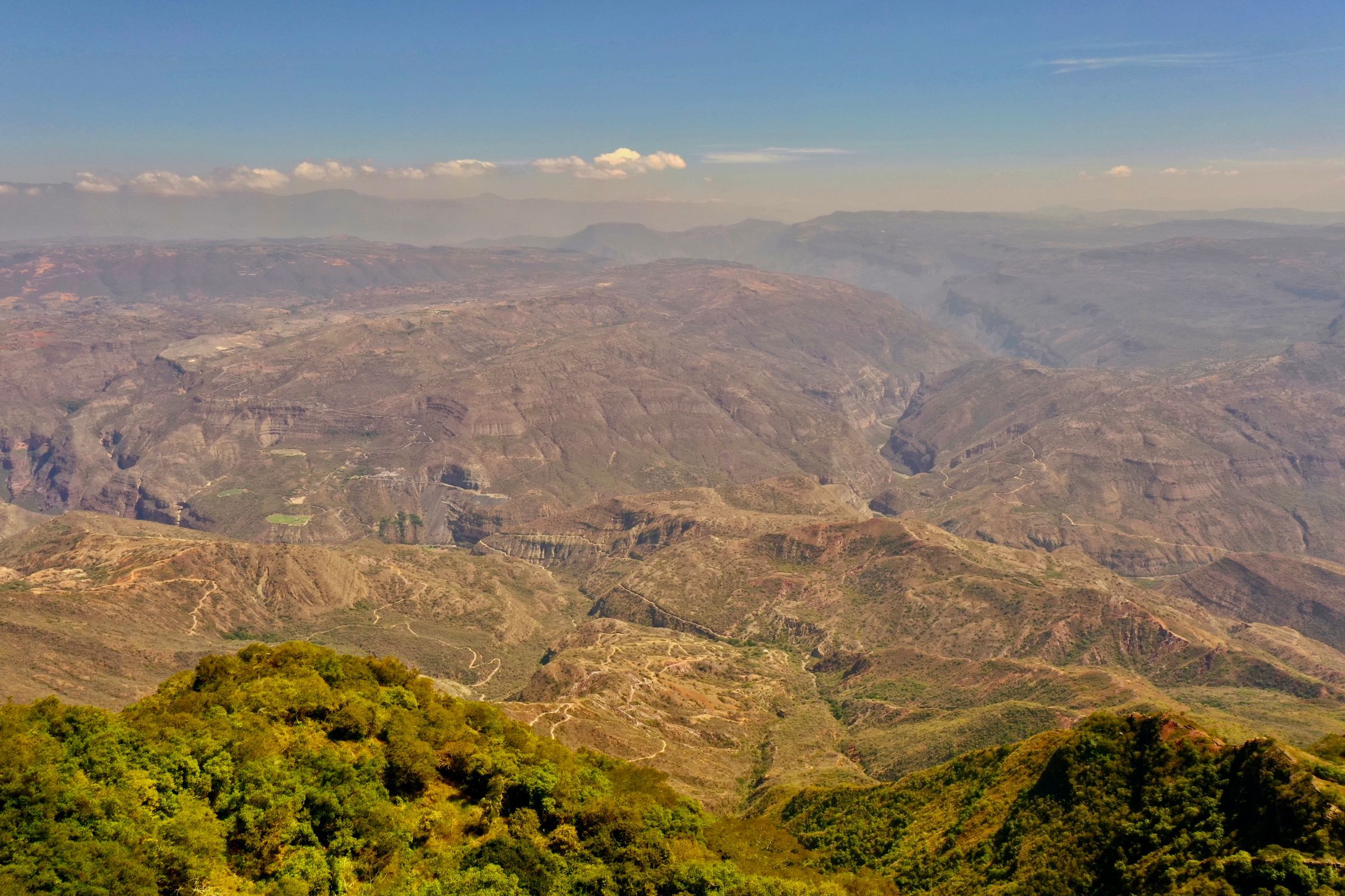 Il canyon del Chicamocha visto dall'alto, con le montagne aride del Santander, a circa un'ora da San Gil