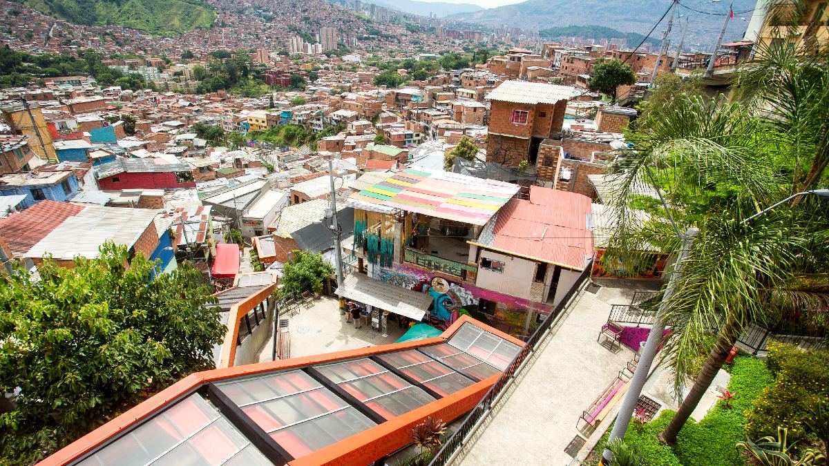 Escaleras electricas comuna 13 Medellin