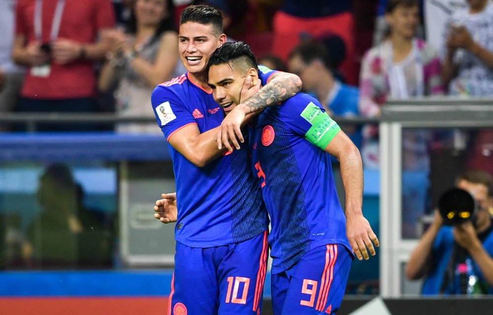 James Rodríguez abbraccia Radamel Falcao dopo un gol della Colombia ai Mondiali di Russia 2018
