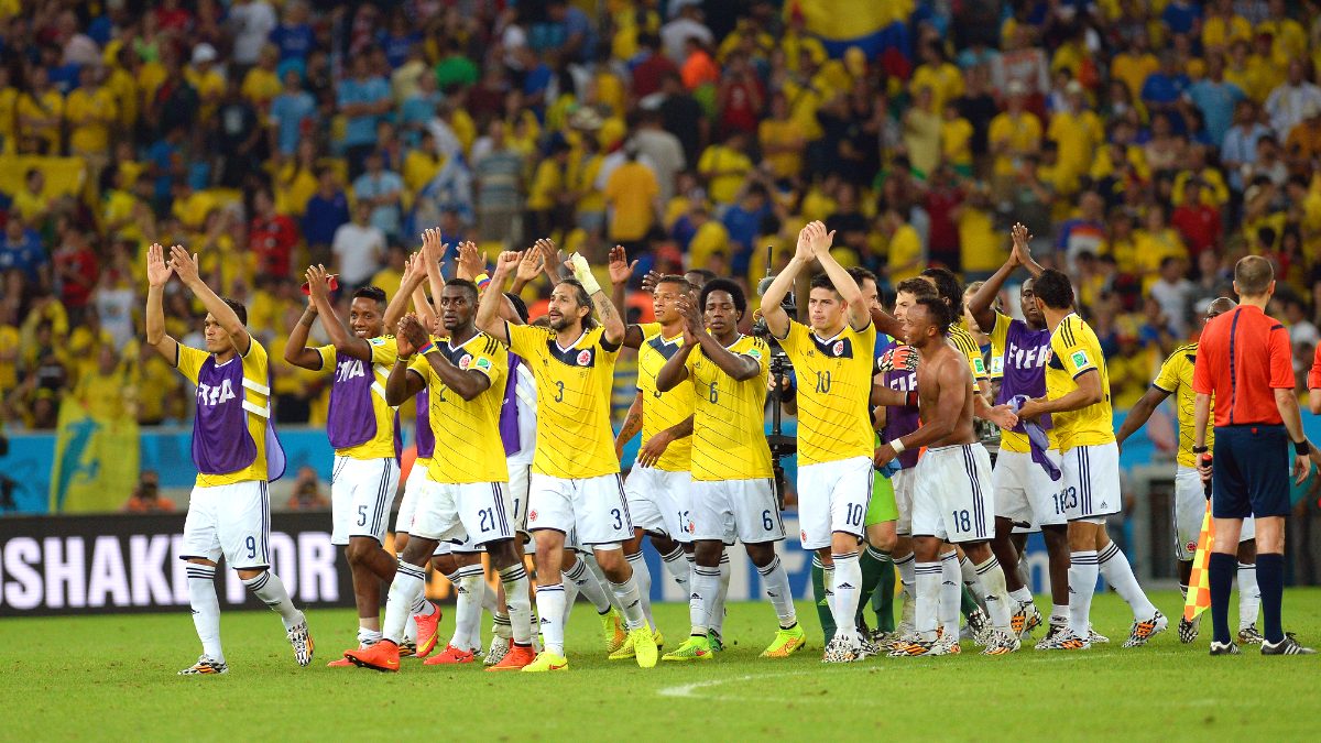 I giocatori della Nazionale colombiana applaudono i tifosi a fine partita ai Mondiali 2014 in Brasile